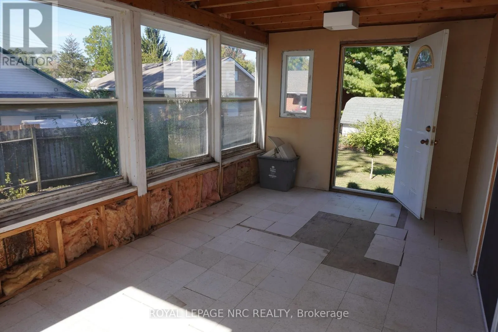 212 LINCOLN ROAD W