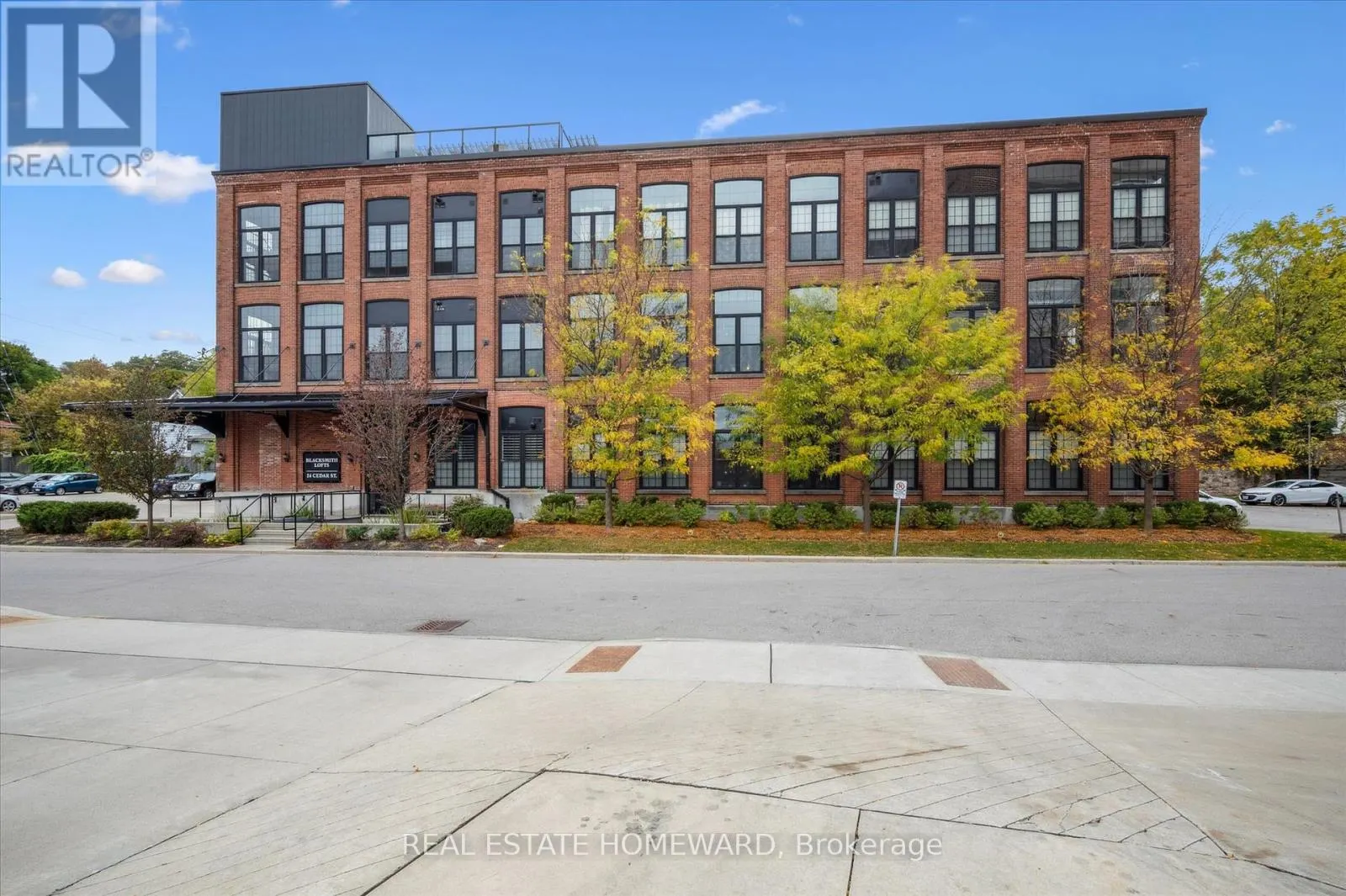 303 - 24 CEDAR STREET