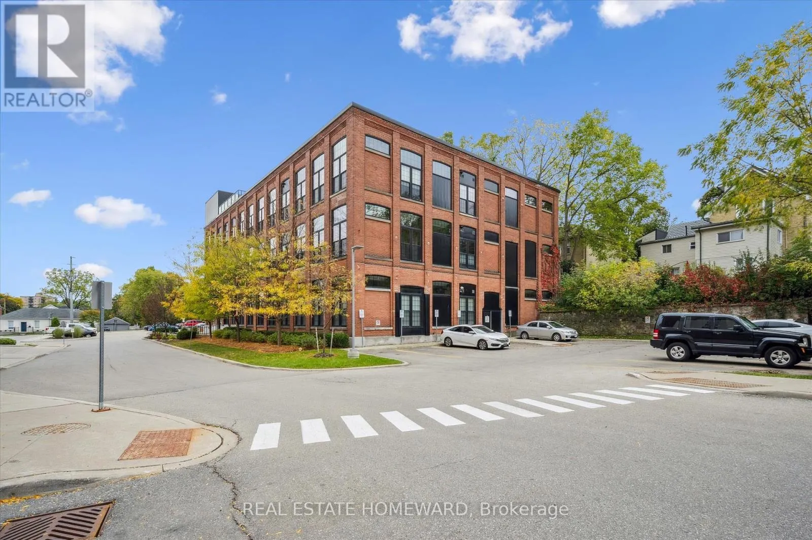 303 - 24 CEDAR STREET