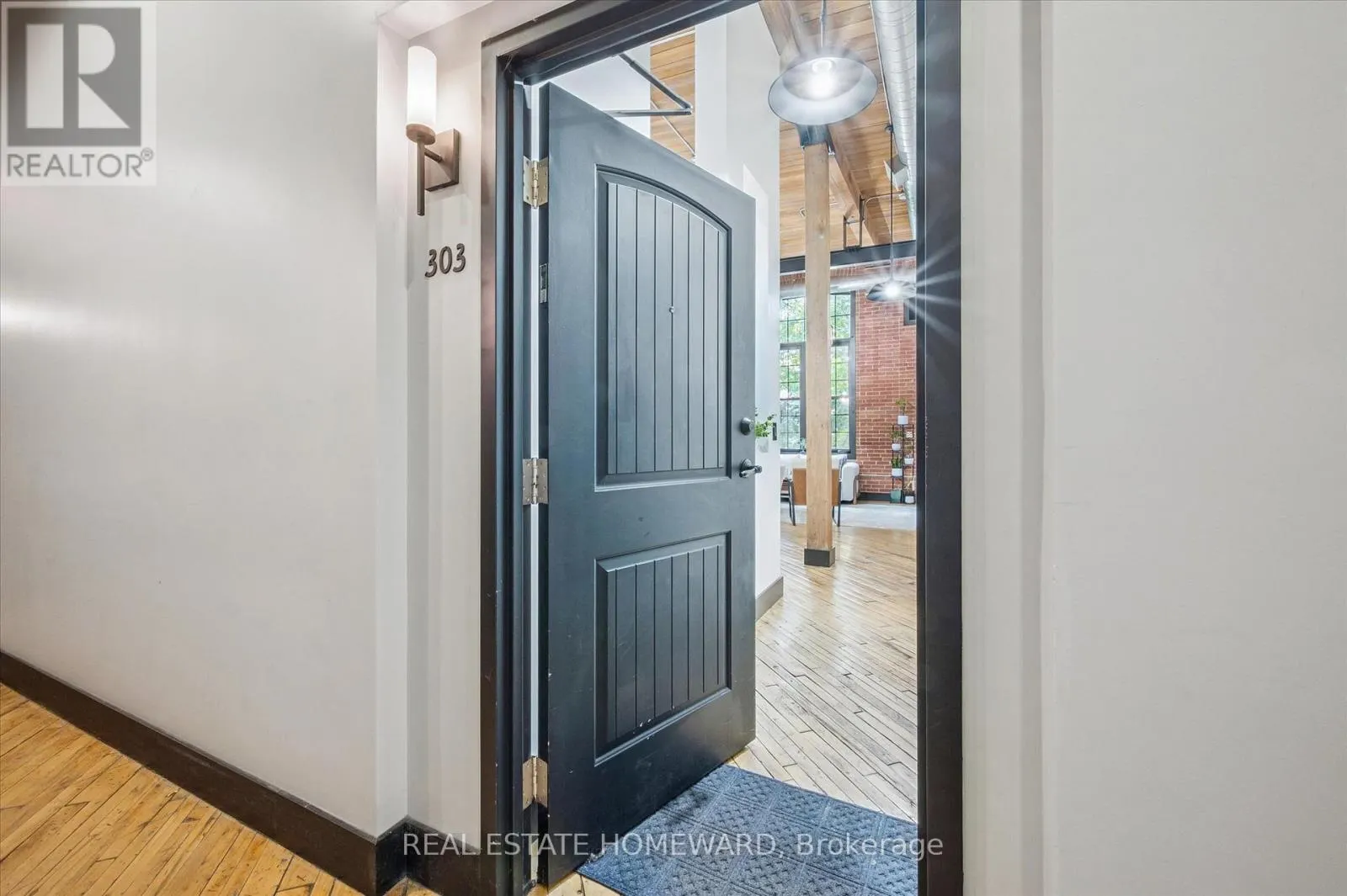 303 - 24 CEDAR STREET