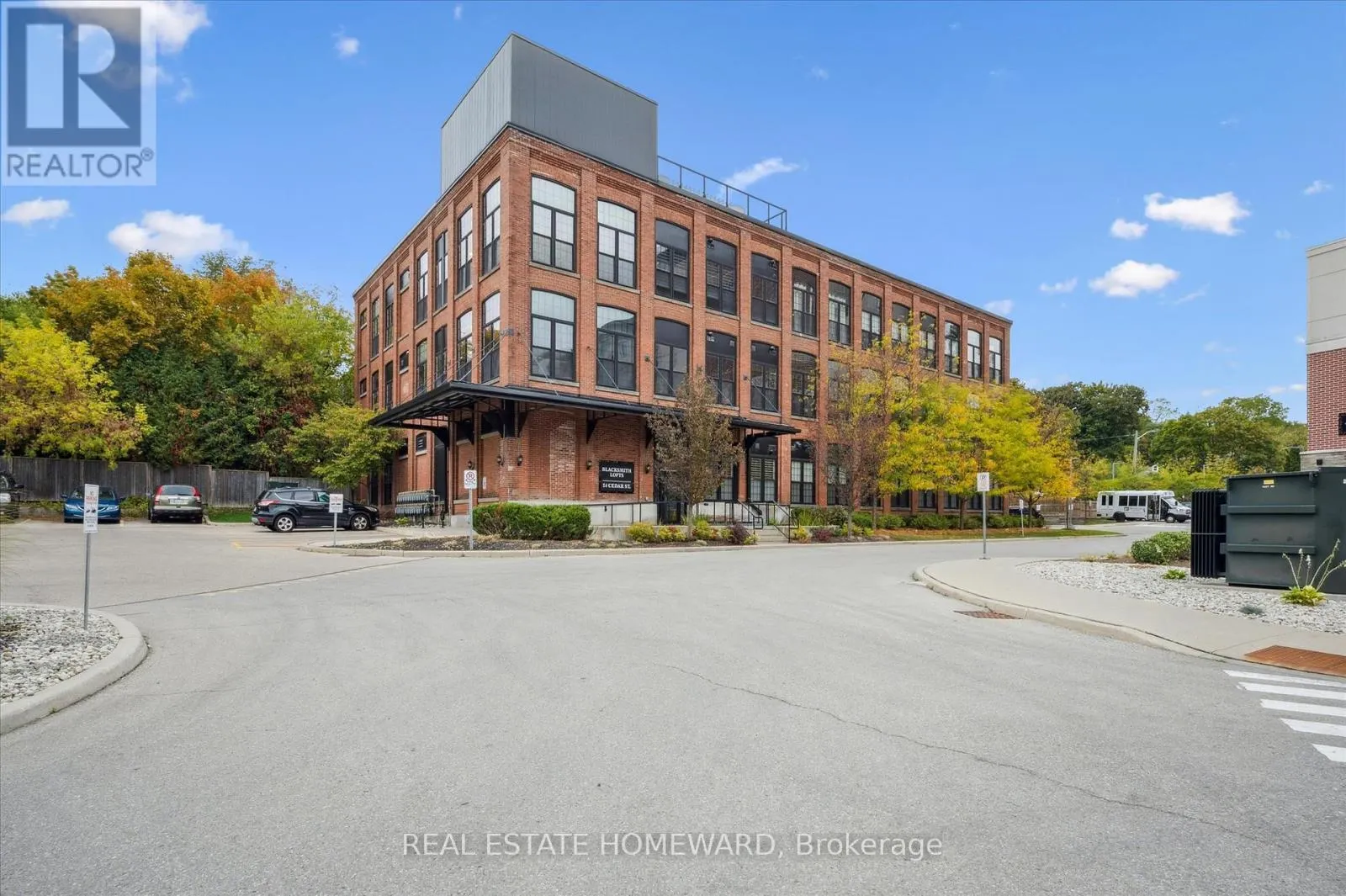303 - 24 CEDAR STREET