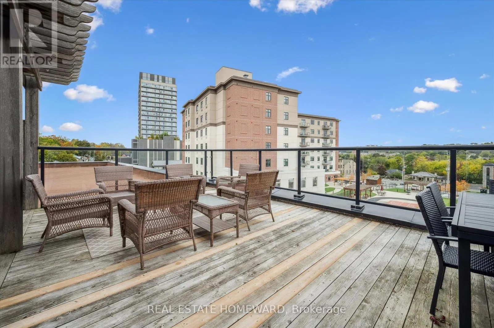 303 - 24 CEDAR STREET