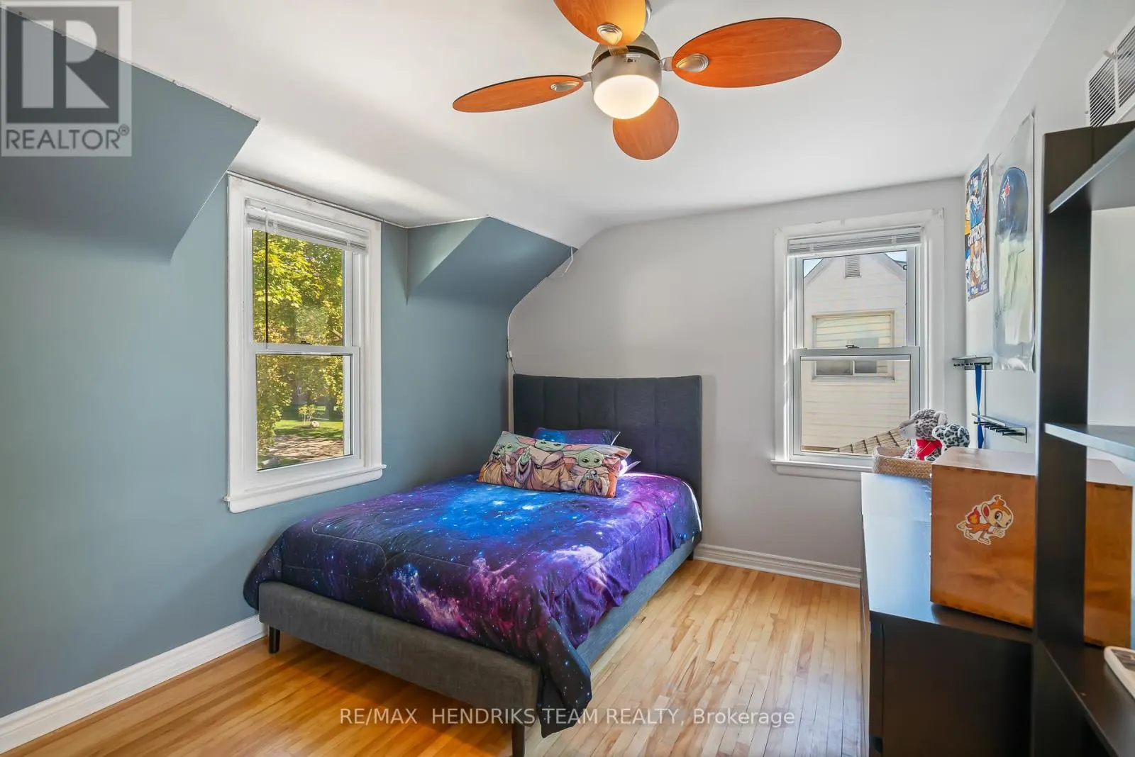 5 MAPLEWOOD DRIVE