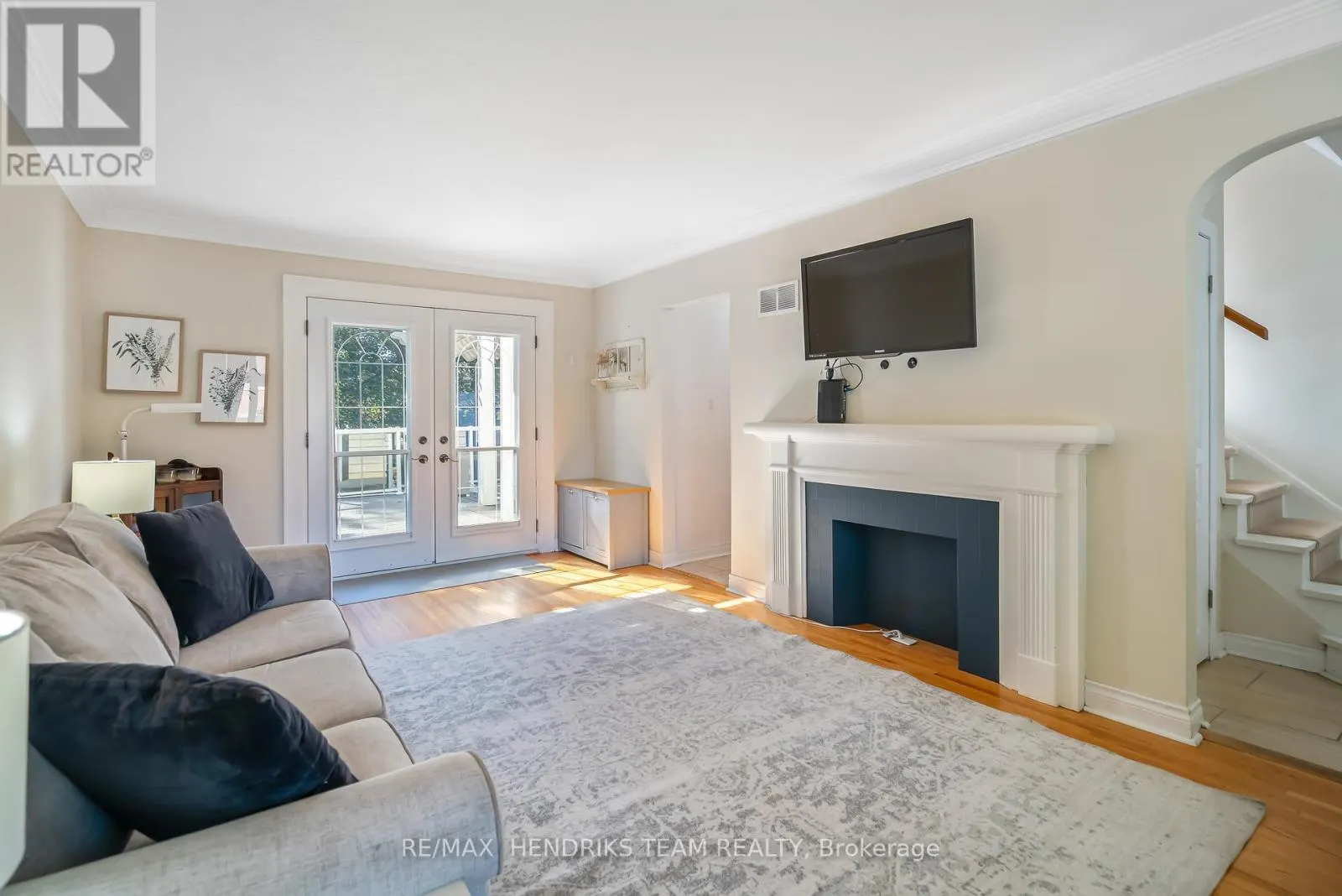 5 MAPLEWOOD DRIVE
