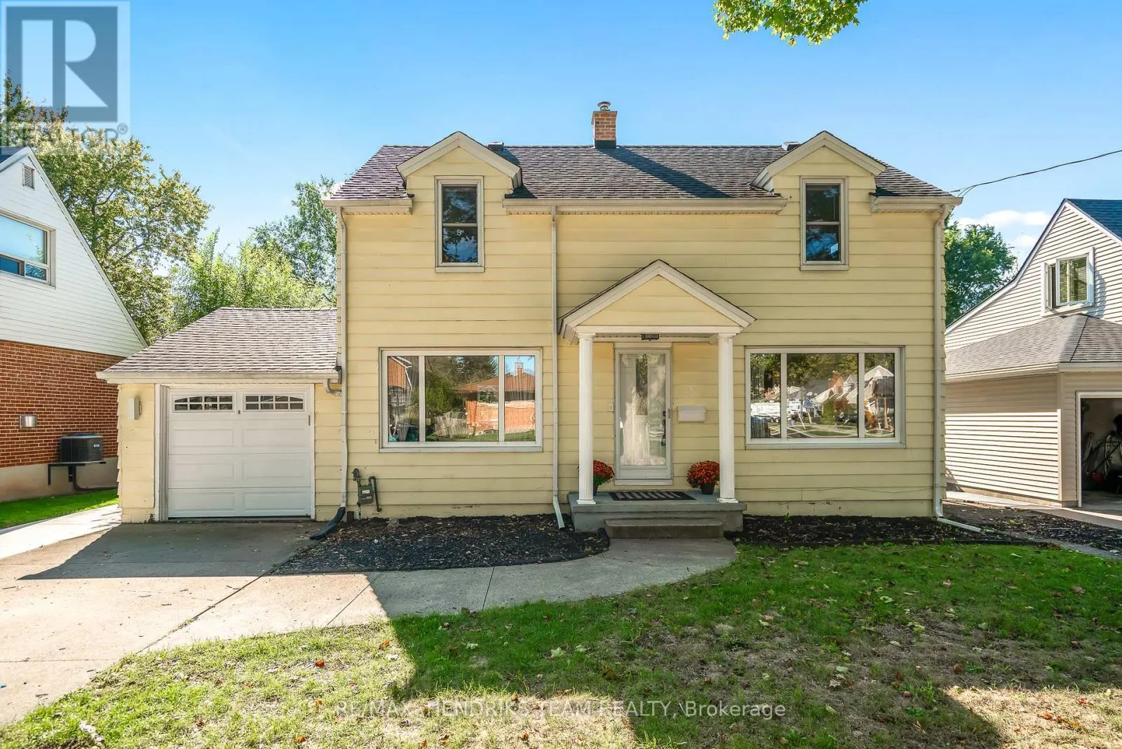 5 MAPLEWOOD DRIVE