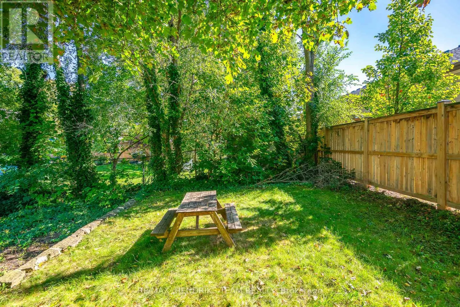 5 MAPLEWOOD DRIVE