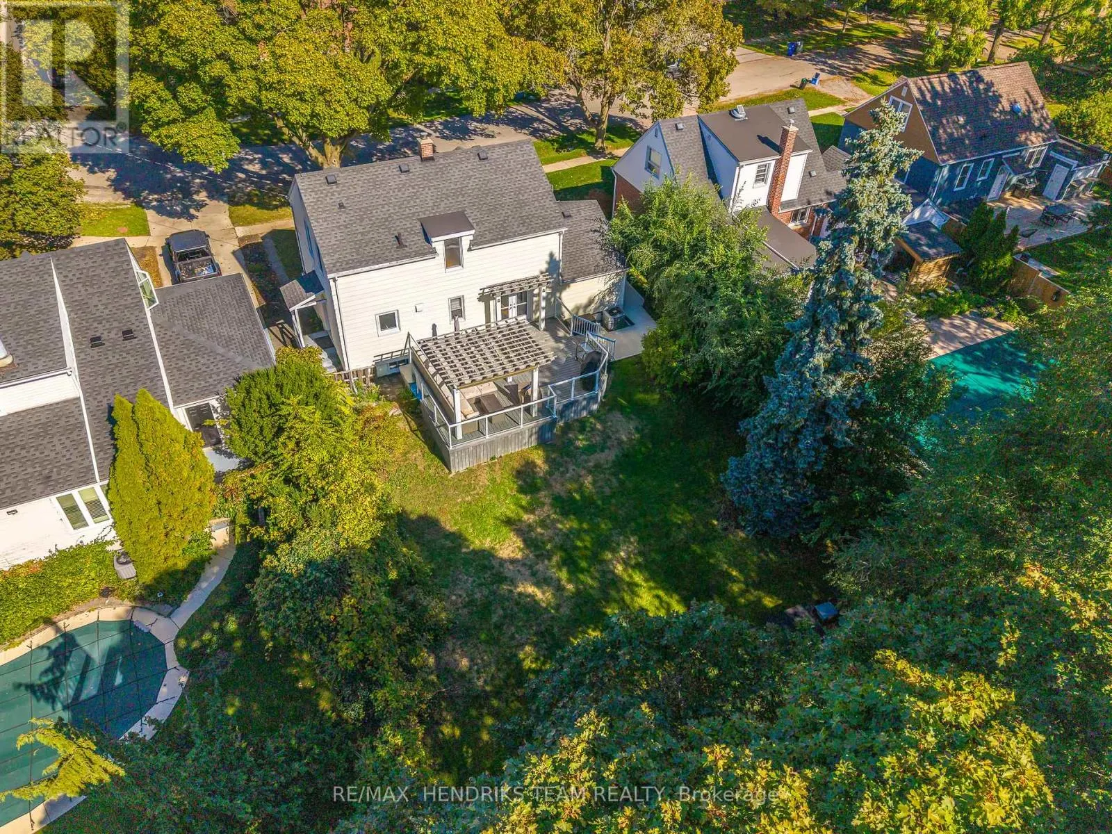 5 MAPLEWOOD DRIVE