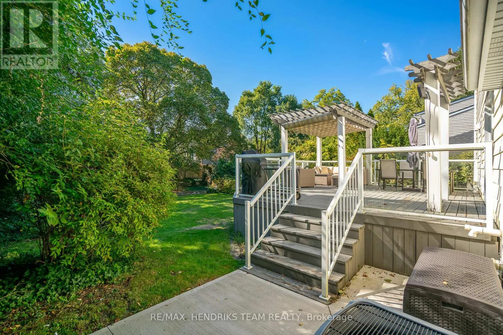5 MAPLEWOOD DRIVE