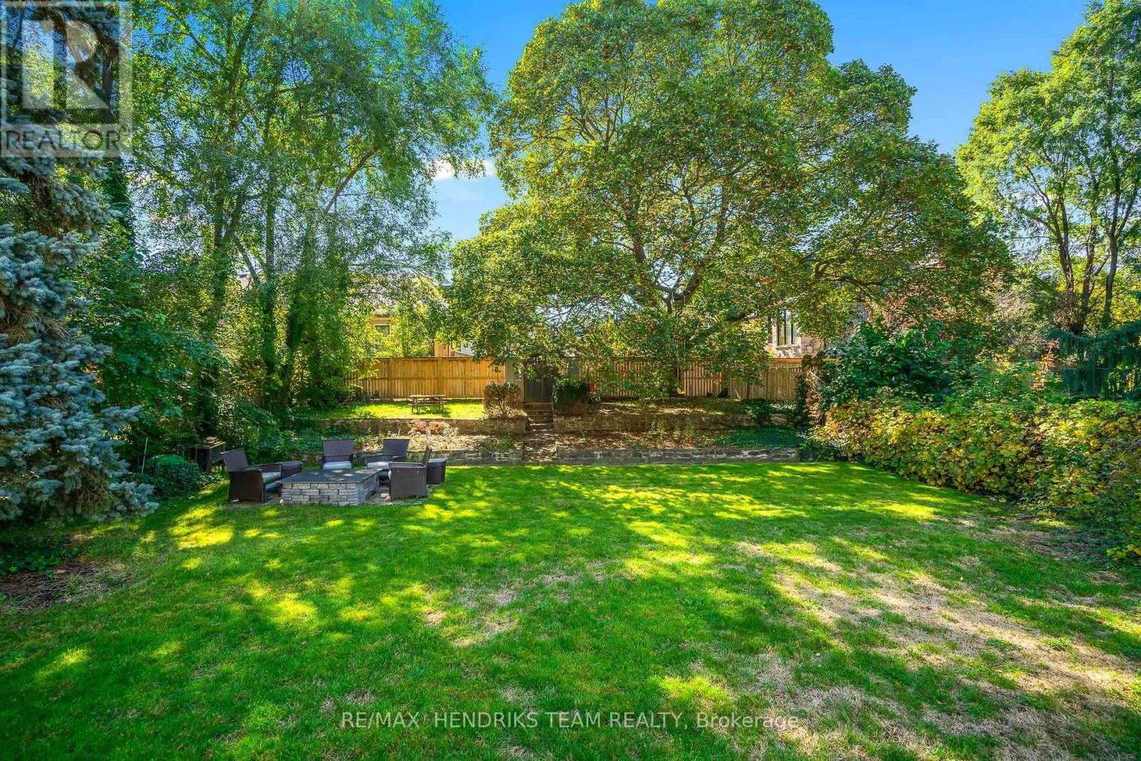 5 MAPLEWOOD DRIVE
