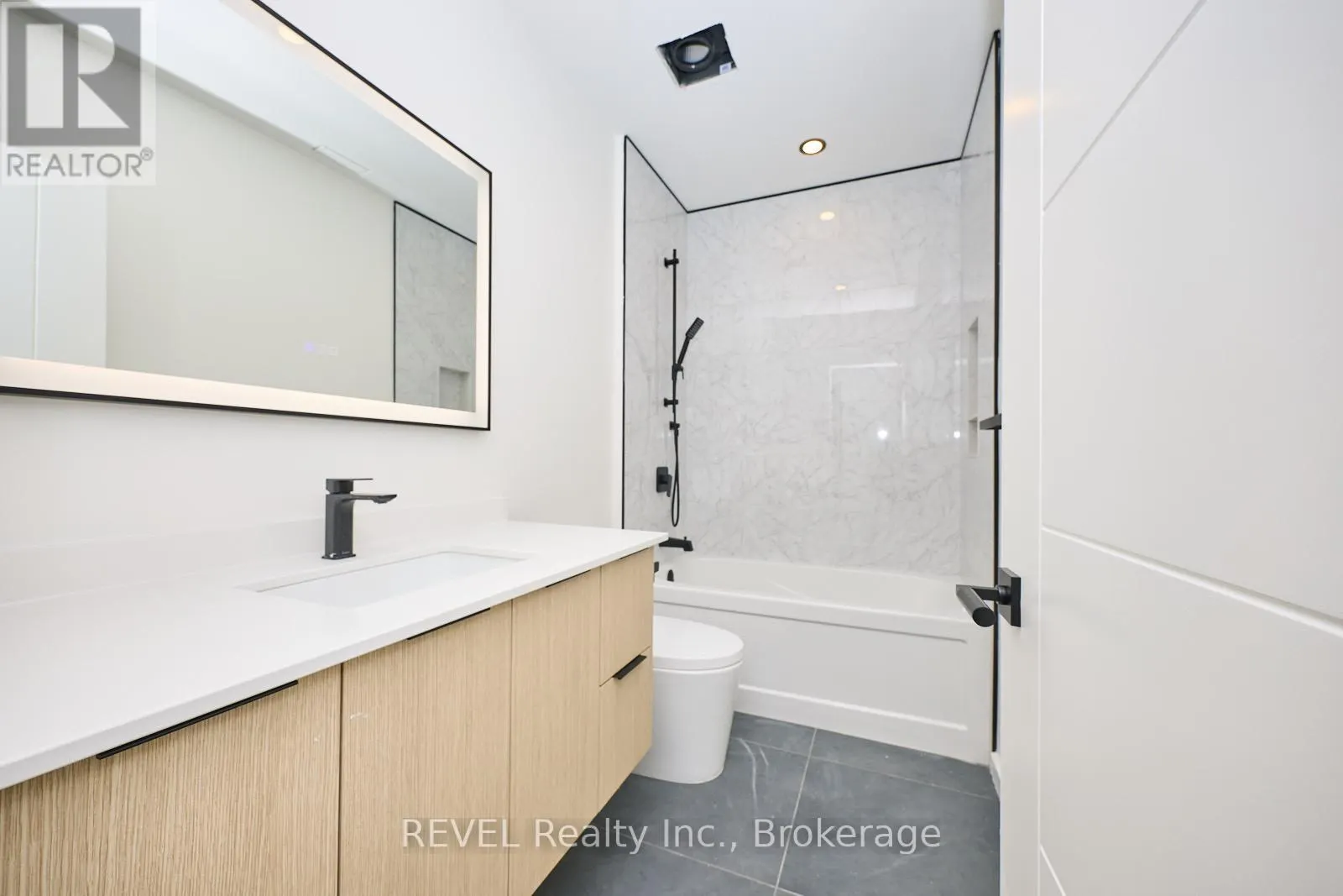 UNIT 1 - 5361 VALLEY WAY E, #Unit 1