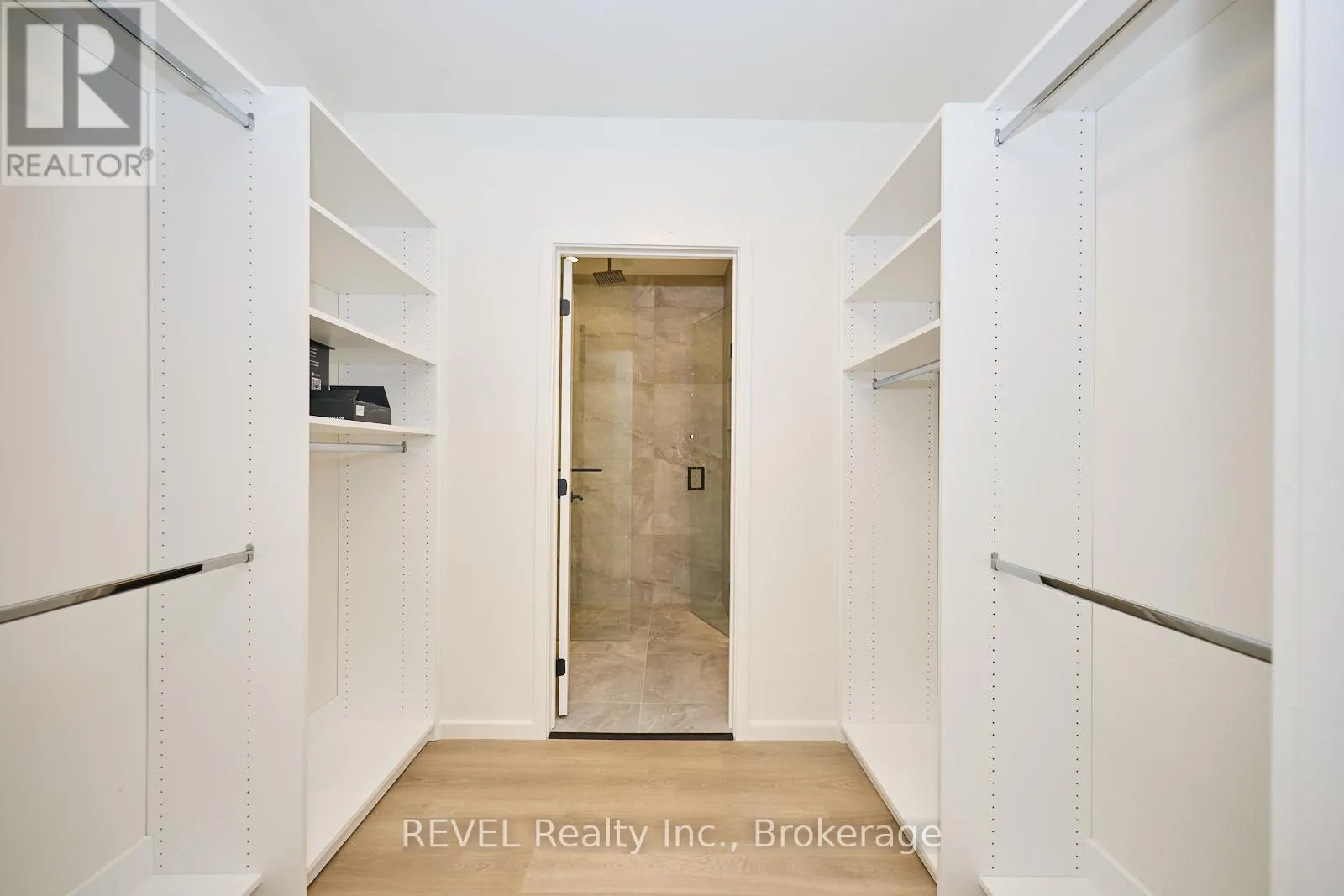 UNIT 1 - 5361 VALLEY WAY E, #Unit 1