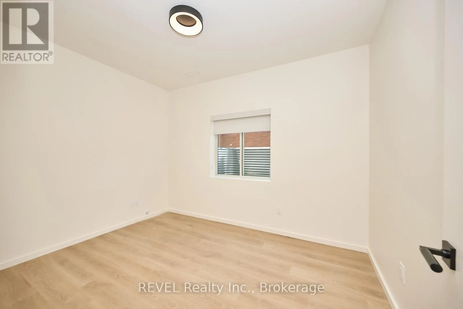 UNIT 1 - 5361 VALLEY WAY E, #Unit 1