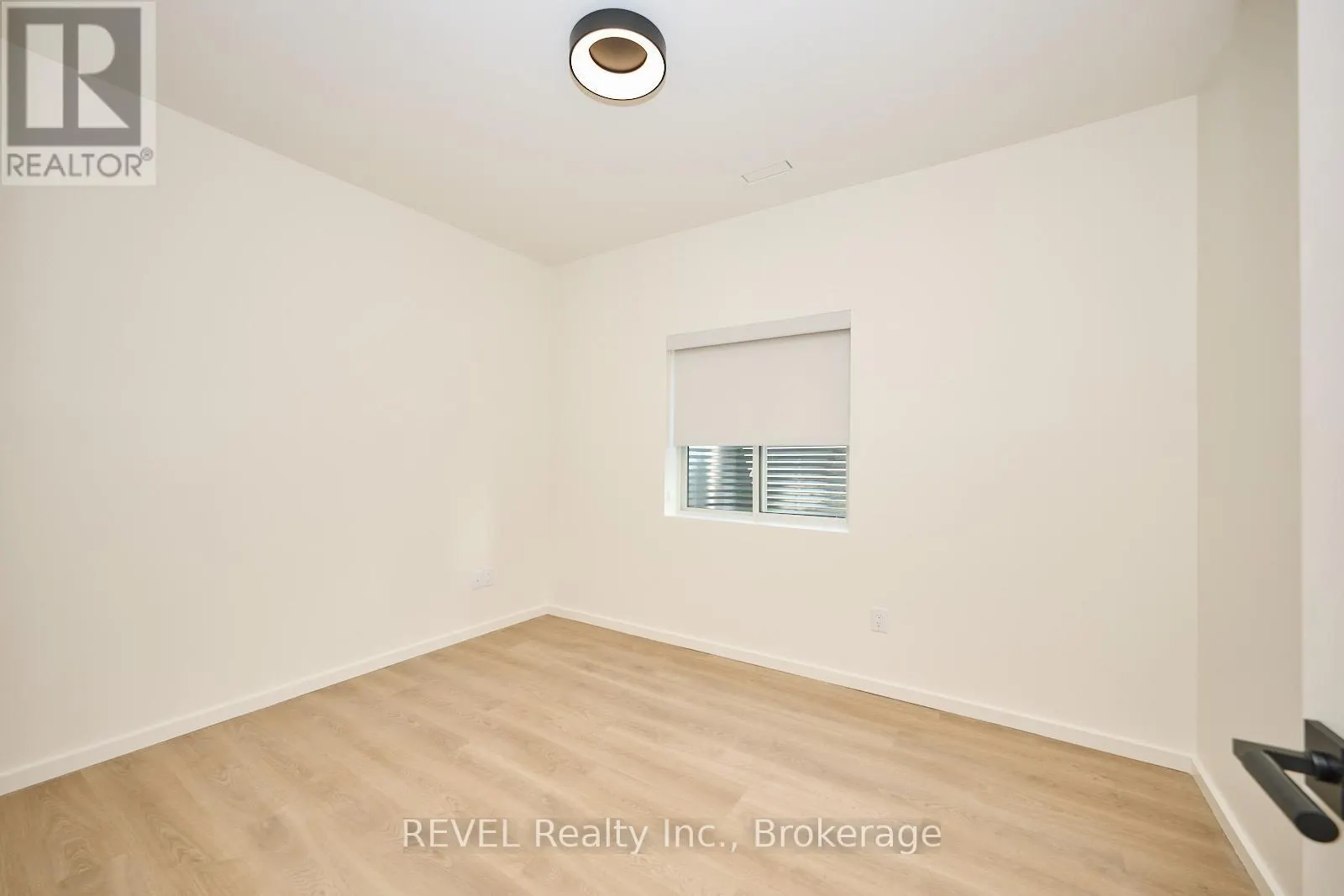 UNIT 1 - 5361 VALLEY WAY E, #Unit 1