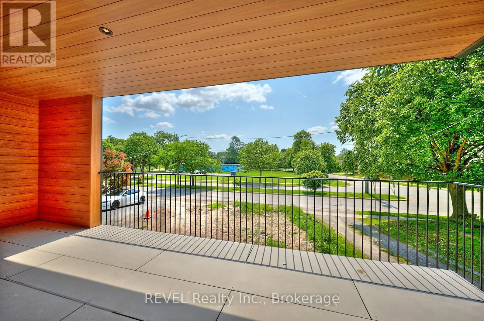 UNIT 1 - 5361 VALLEY WAY E, #Unit 1