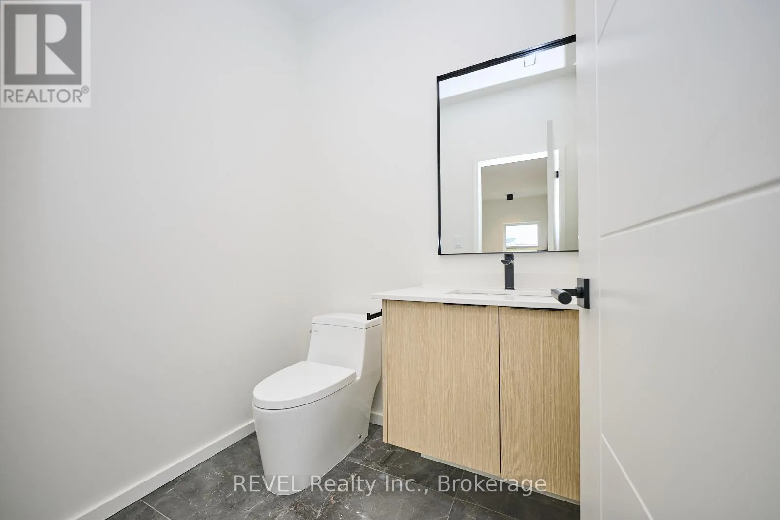 UNIT 1 - 5361 VALLEY WAY E, #Unit 1