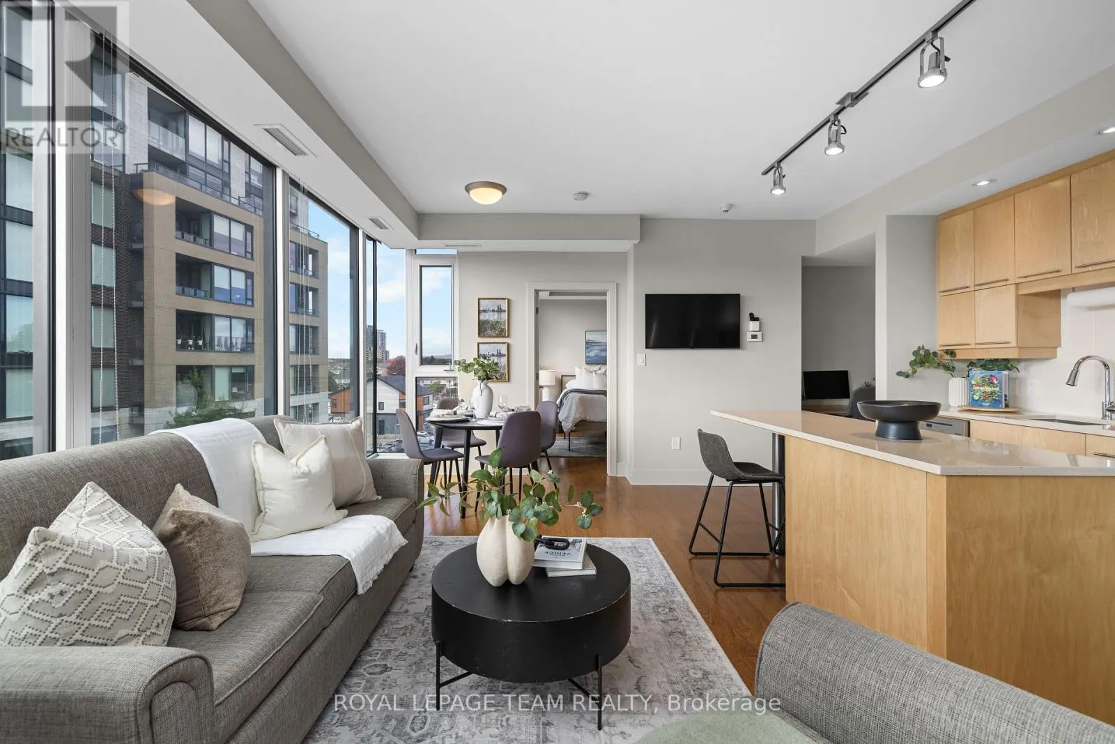 306 - 101 RICHMOND ROAD