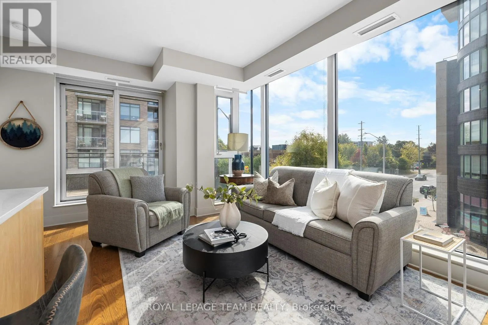 306 - 101 RICHMOND ROAD