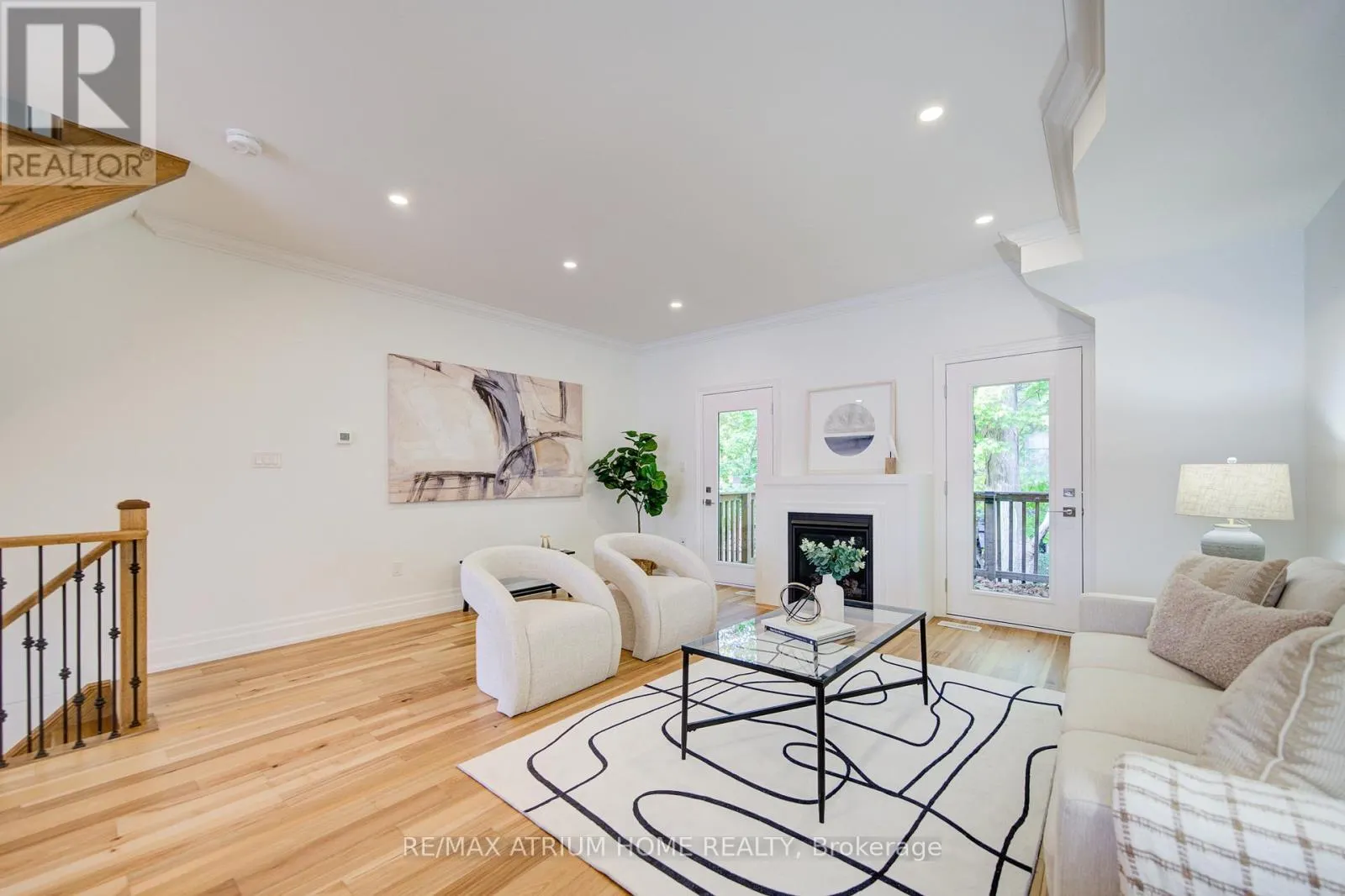 2 - 111 WILSON STREET E