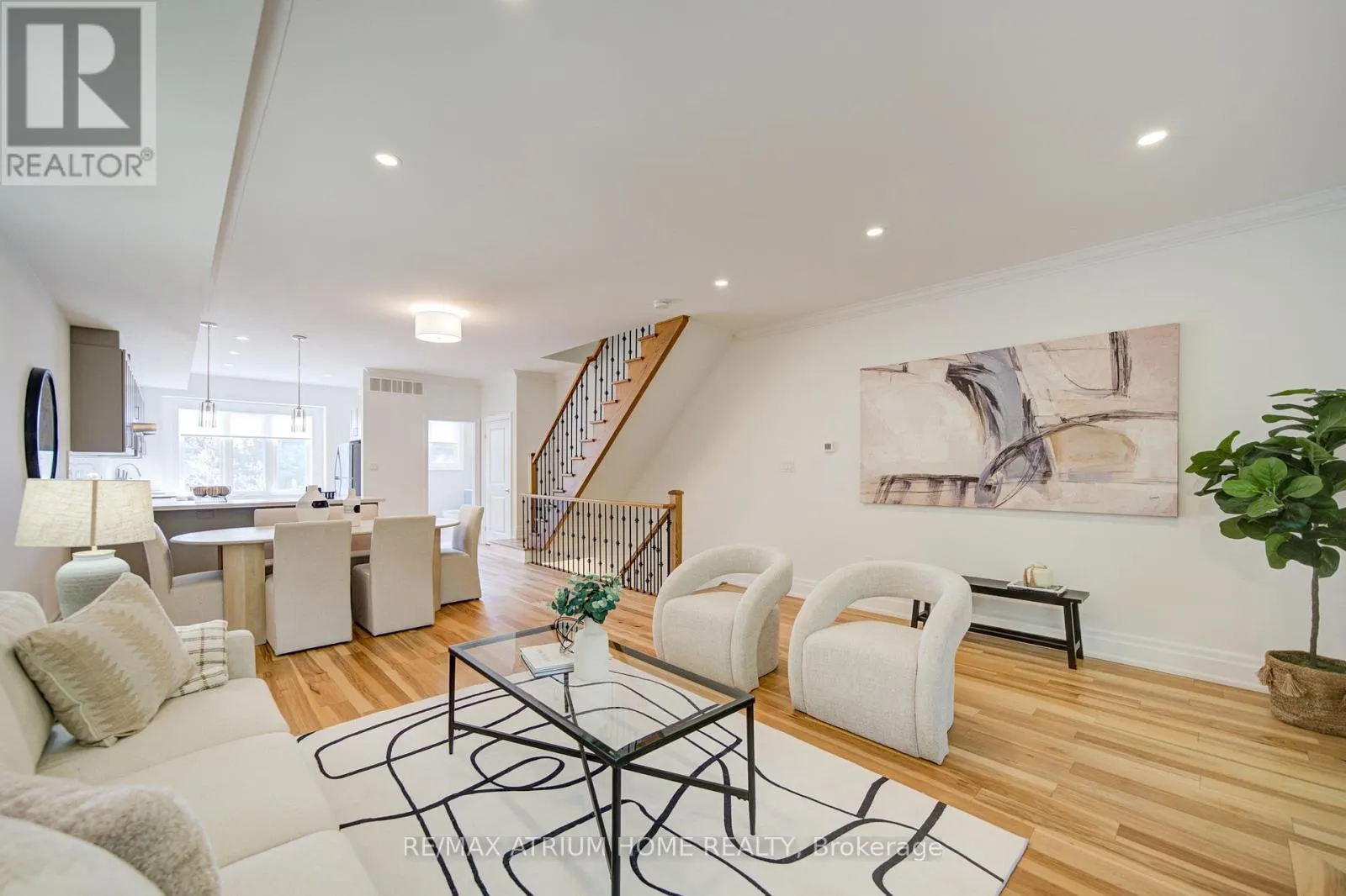 2 - 111 WILSON STREET E