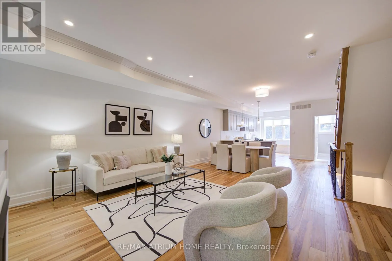 2 - 111 WILSON STREET E