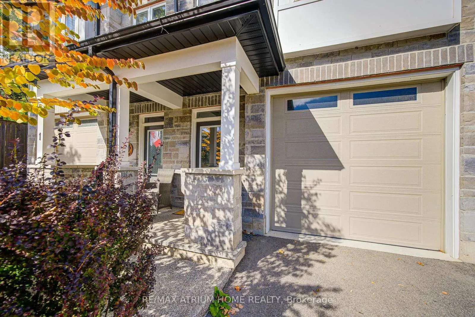2 - 111 WILSON STREET E