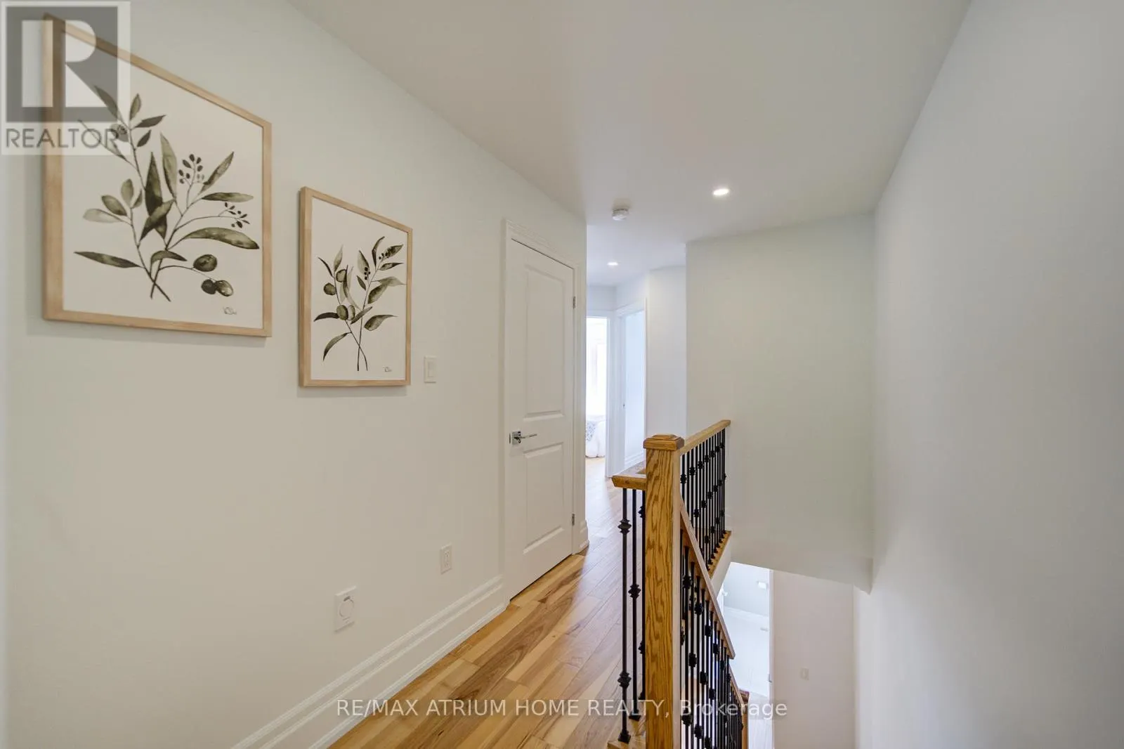 2 - 111 WILSON STREET E