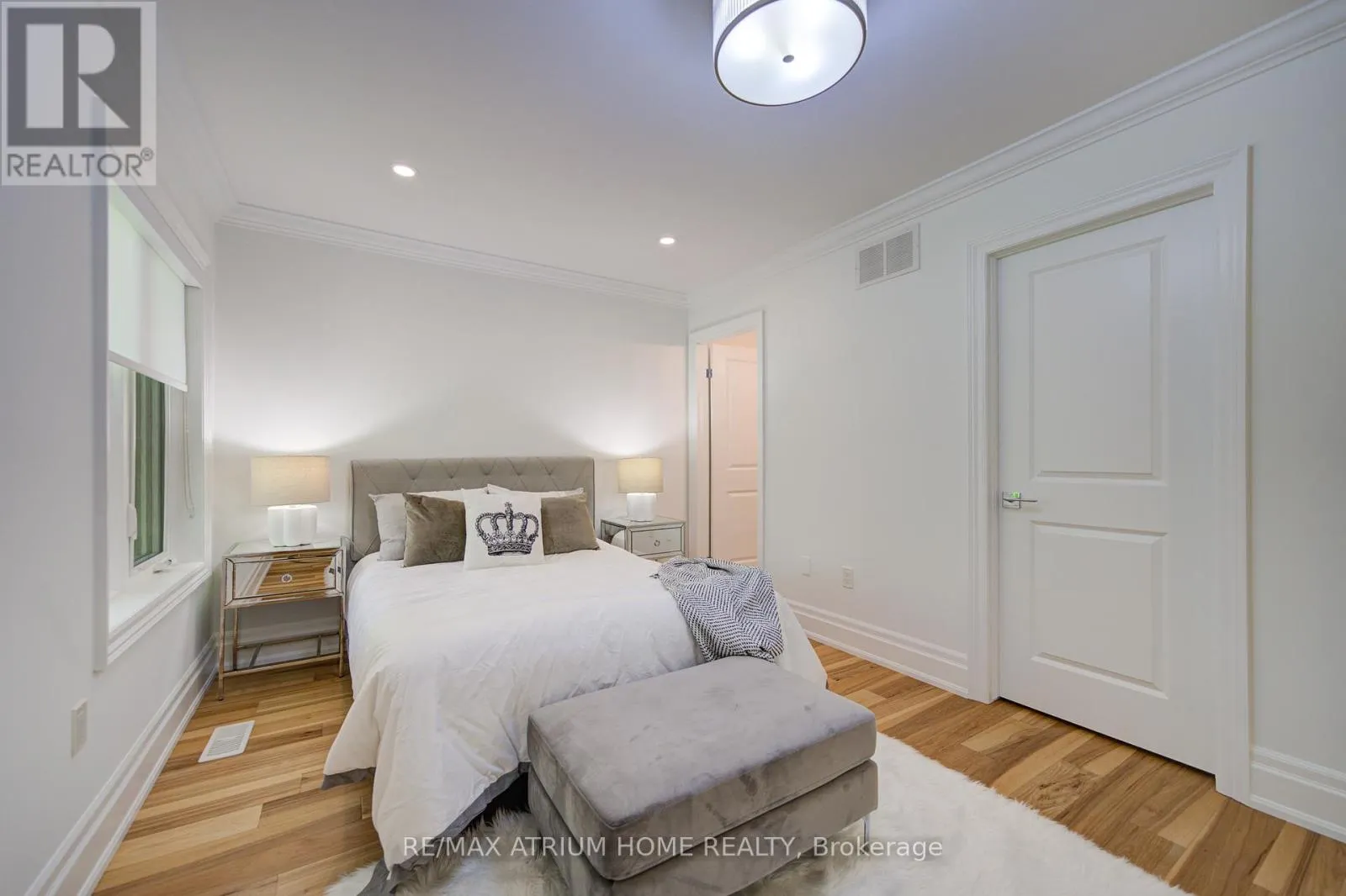 2 - 111 WILSON STREET E