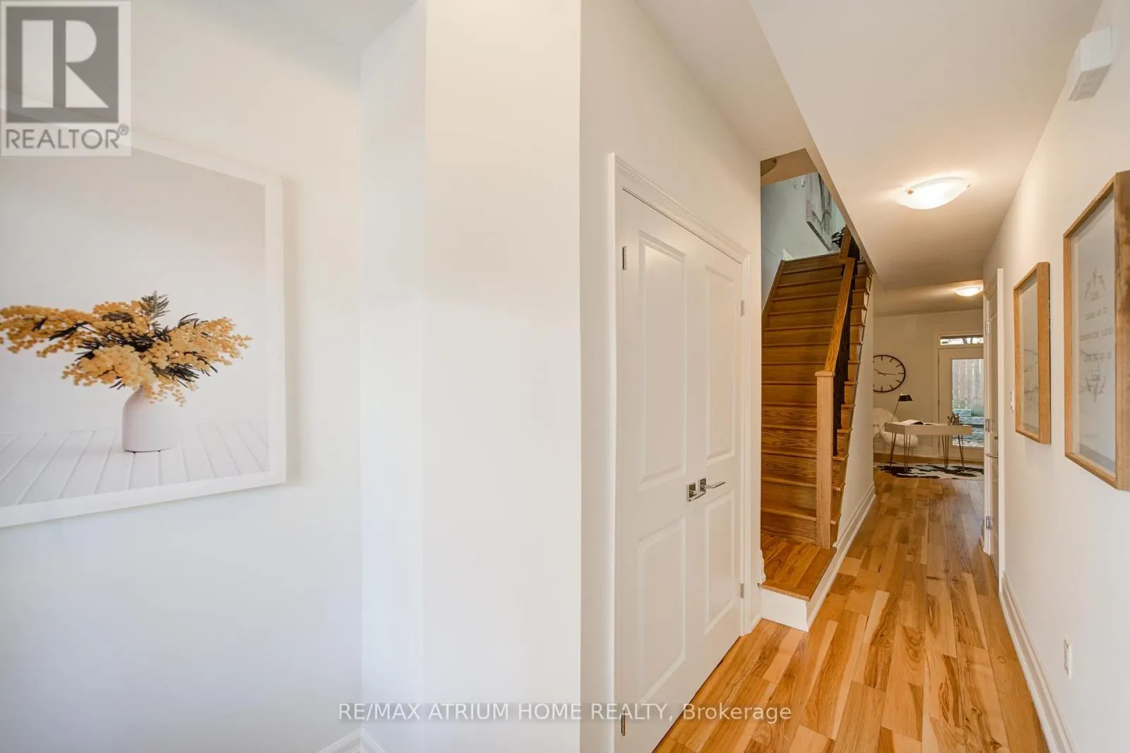 2 - 111 WILSON STREET E