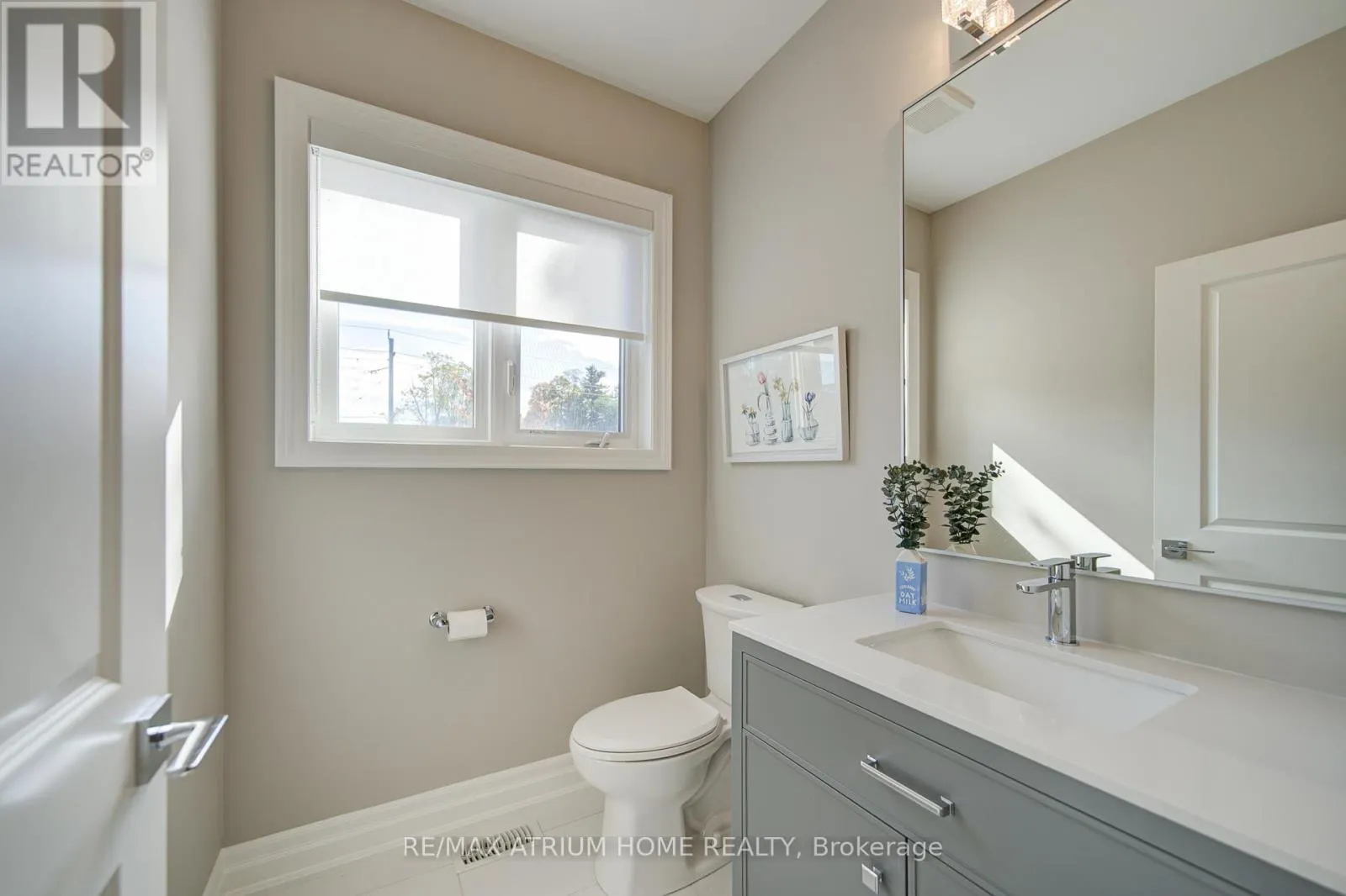 2 - 111 WILSON STREET E