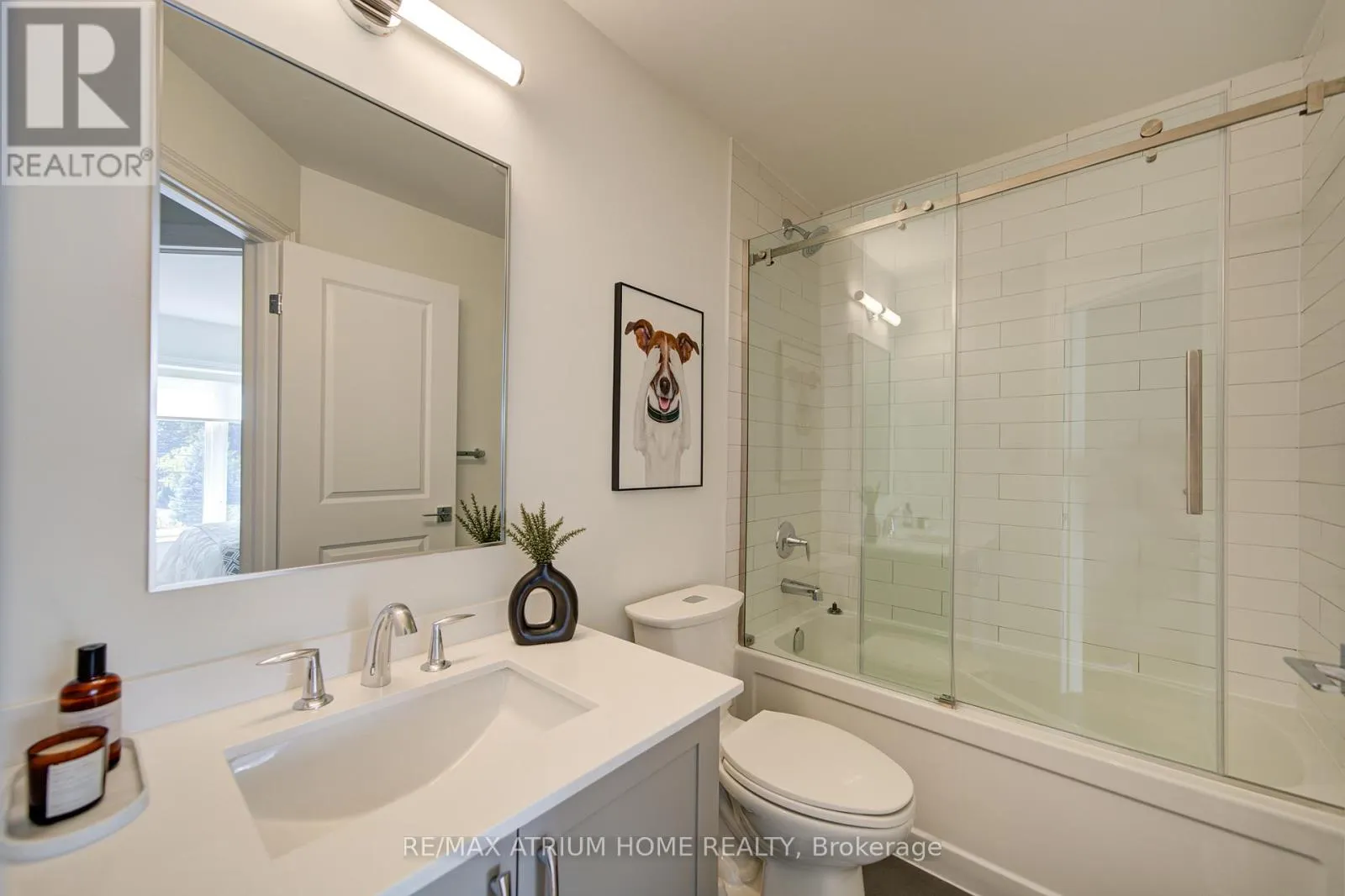 2 - 111 WILSON STREET E