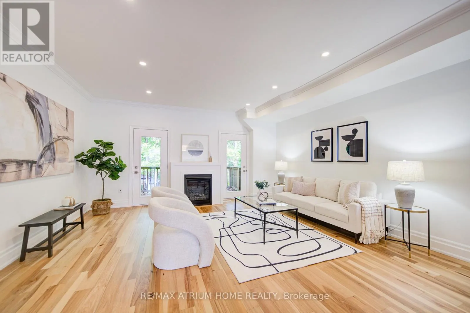 2 - 111 WILSON STREET E