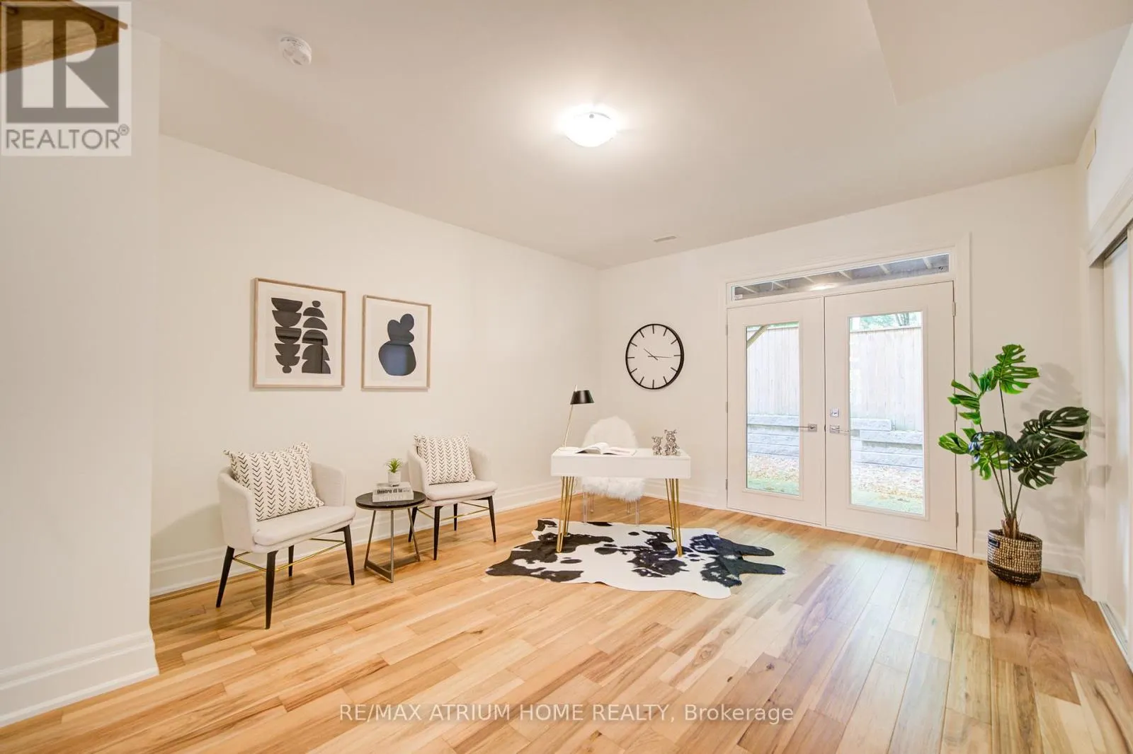 2 - 111 WILSON STREET E