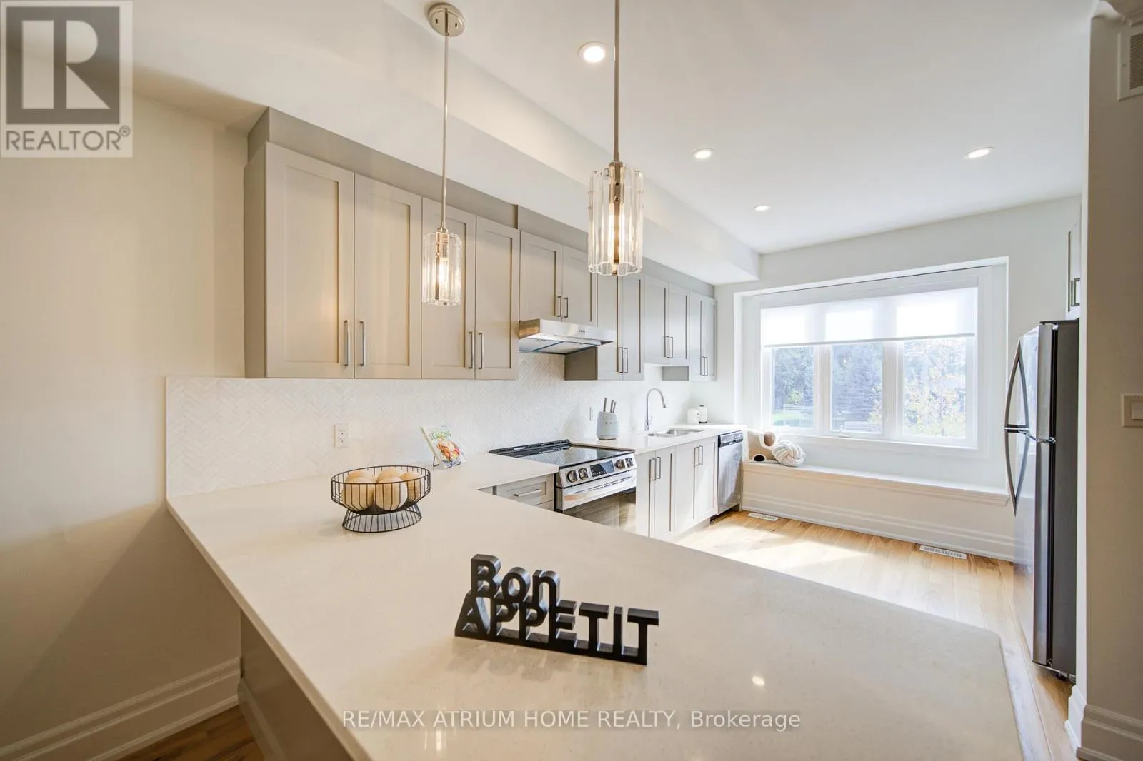 2 - 111 WILSON STREET E