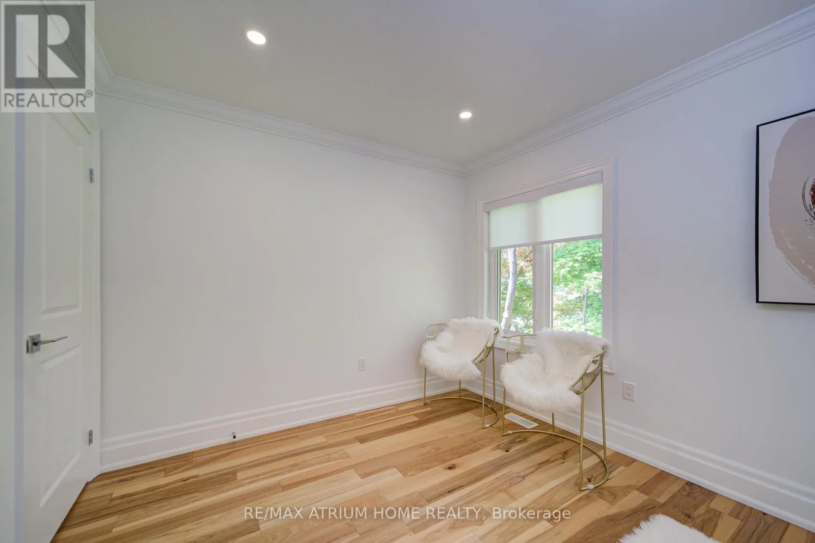 2 - 111 WILSON STREET E