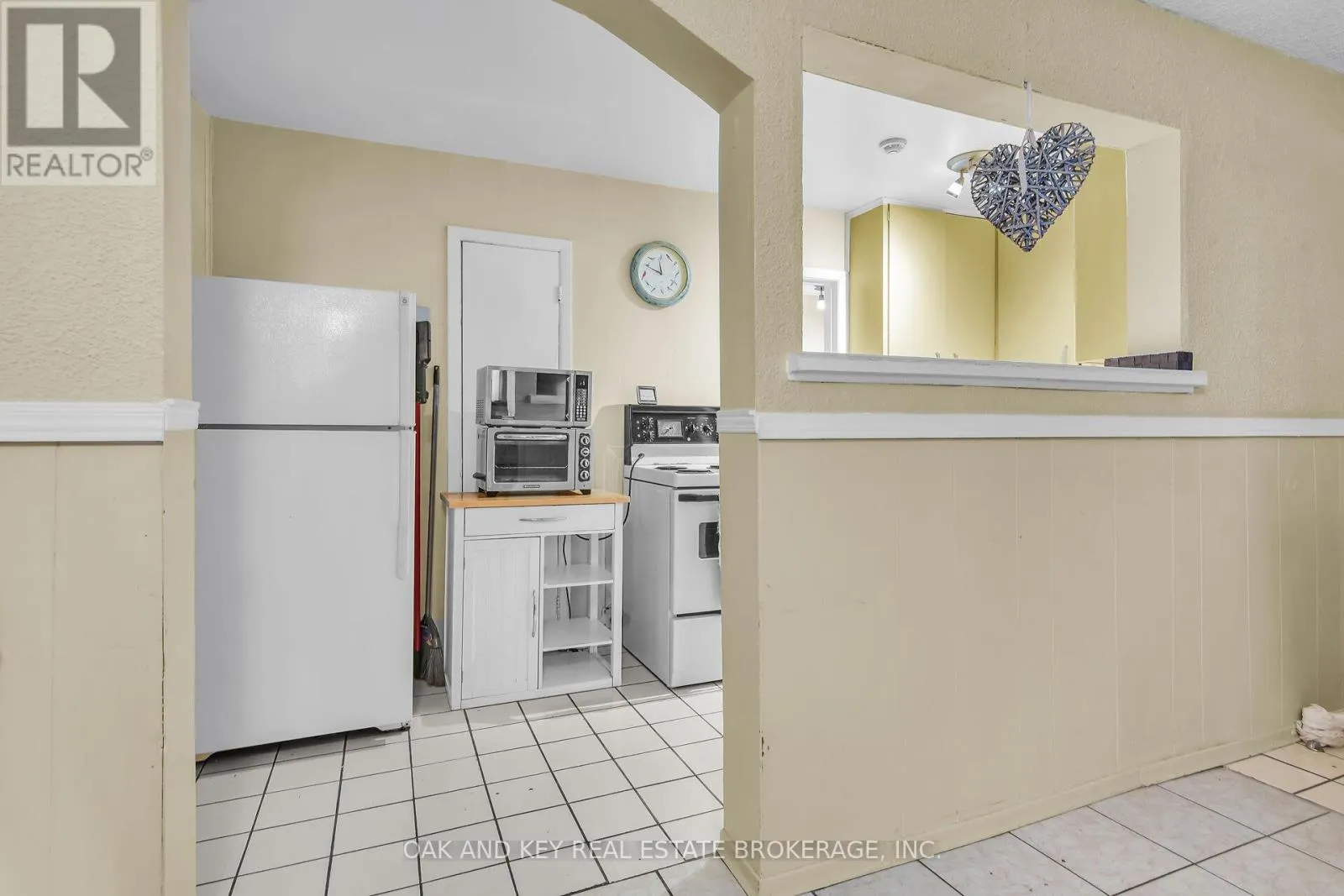 1563 ALLEN PLACE