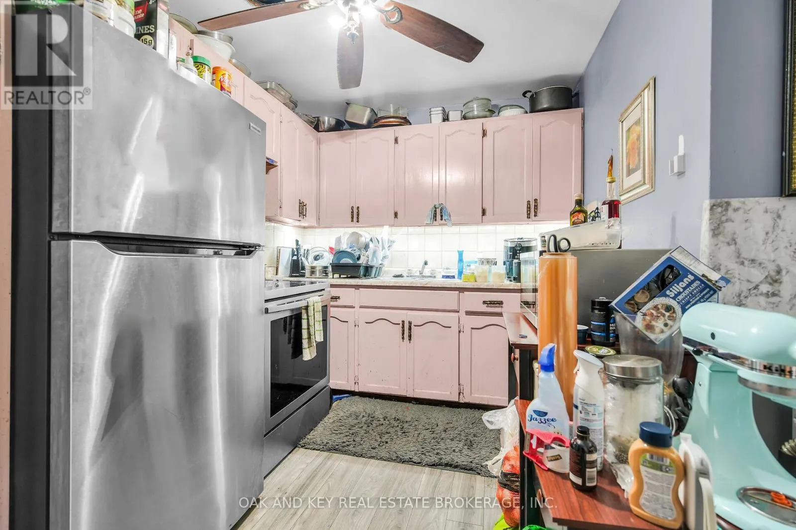 1563 ALLEN PLACE