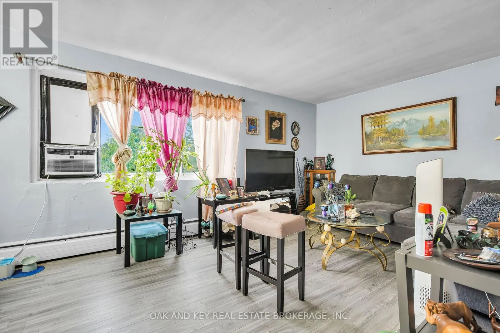 1563 ALLEN PLACE