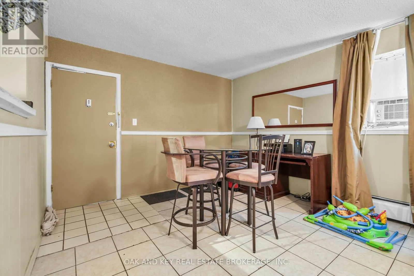1563 ALLEN PLACE