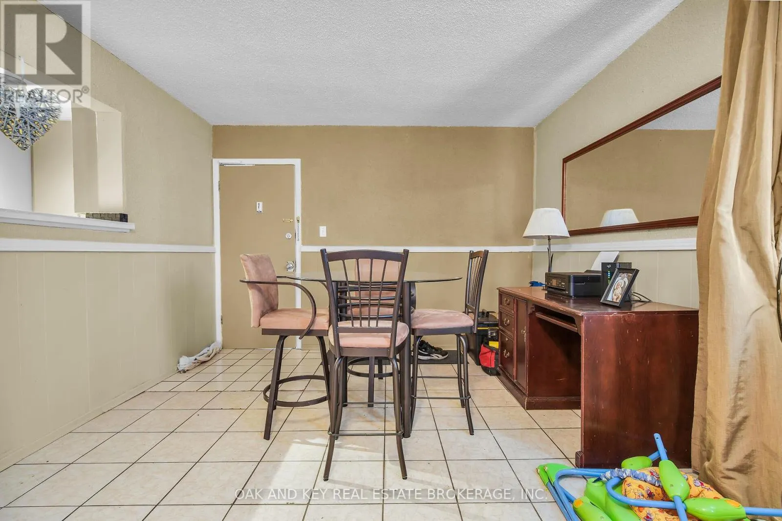 1563 ALLEN PLACE