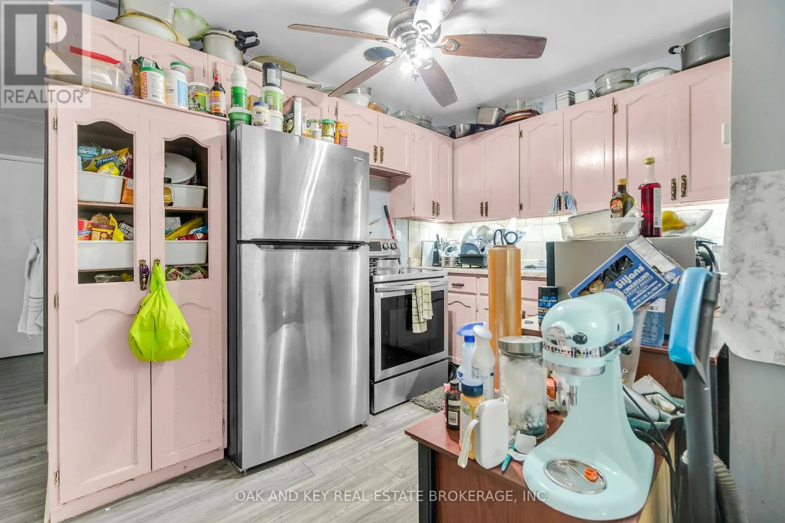 1563 ALLEN PLACE