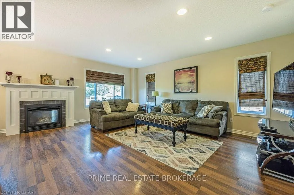 6 PEACH TREE BOULEVARD