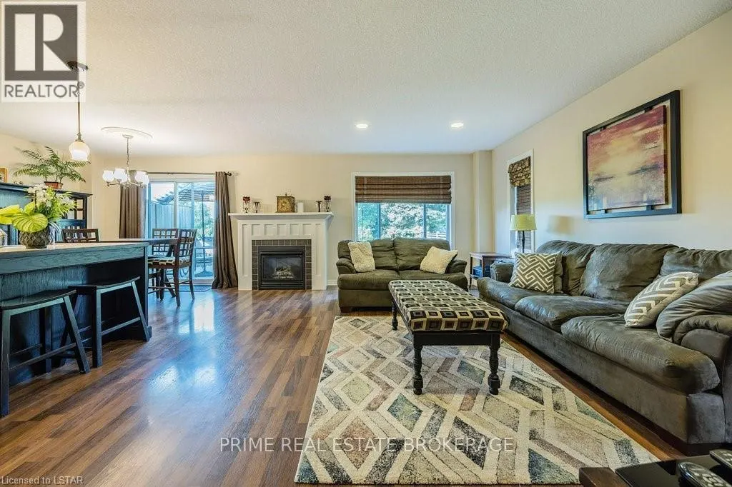 6 PEACH TREE BOULEVARD