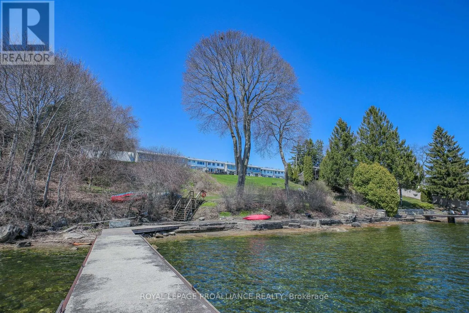 808 RIVERVIEW LANE