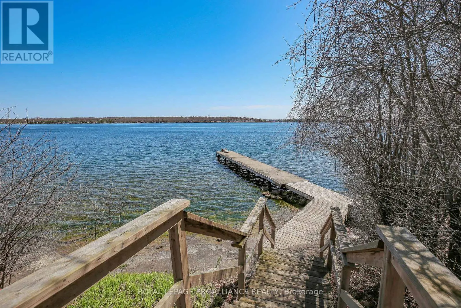 808 RIVERVIEW LANE