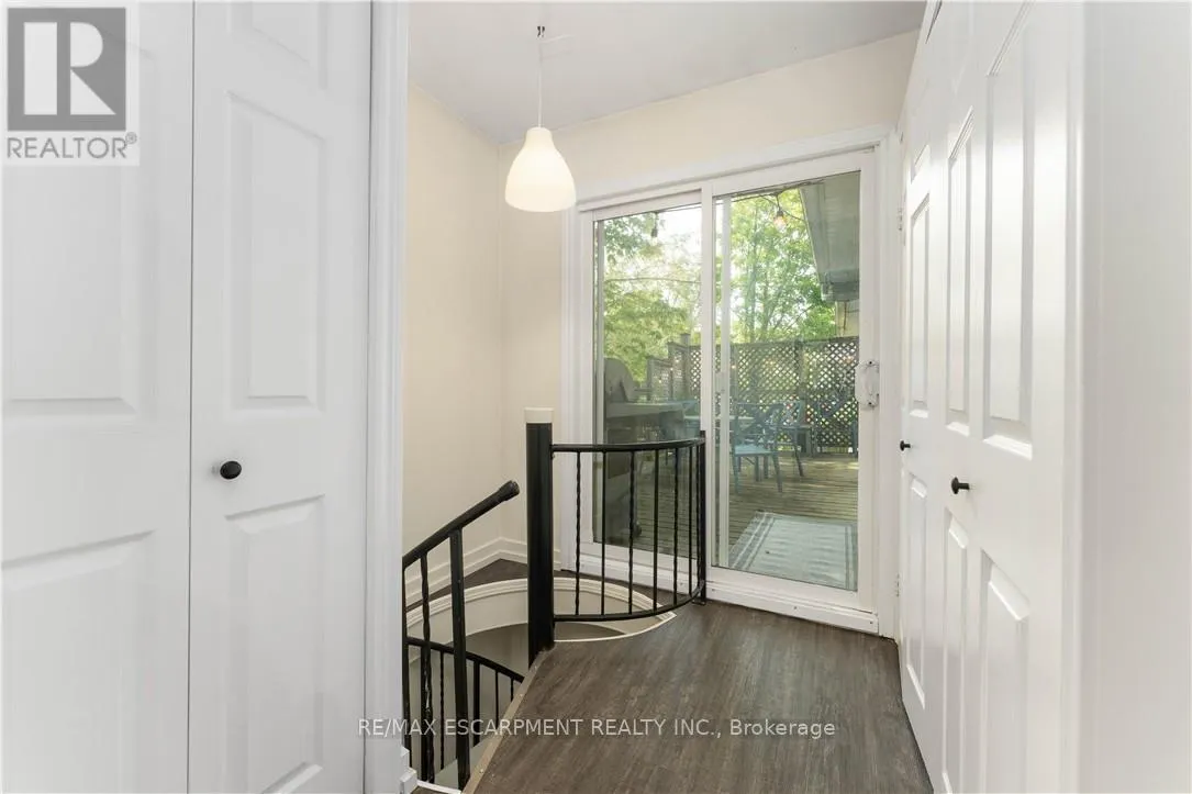 5 KING STREET S