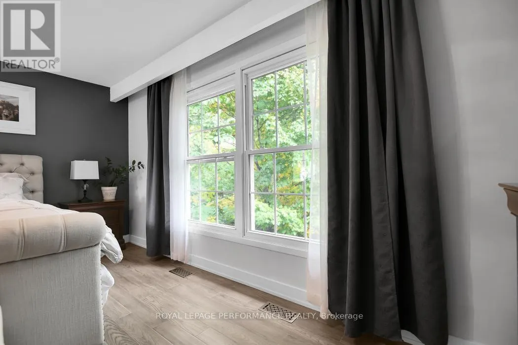 5583 MANOTICK MAIN STREET