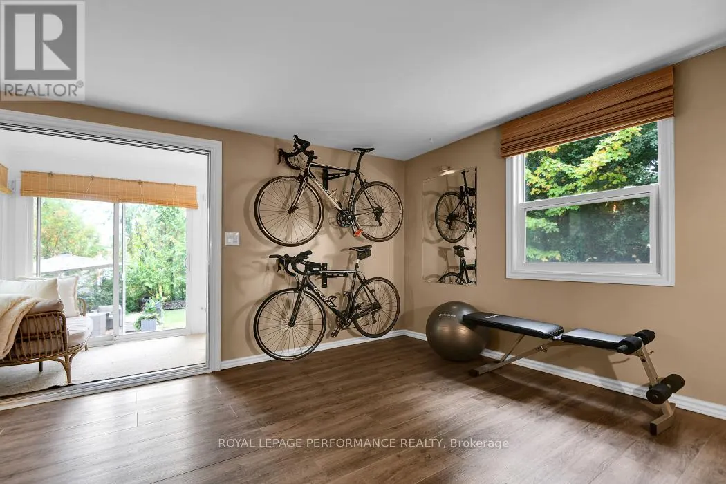 5583 MANOTICK MAIN STREET