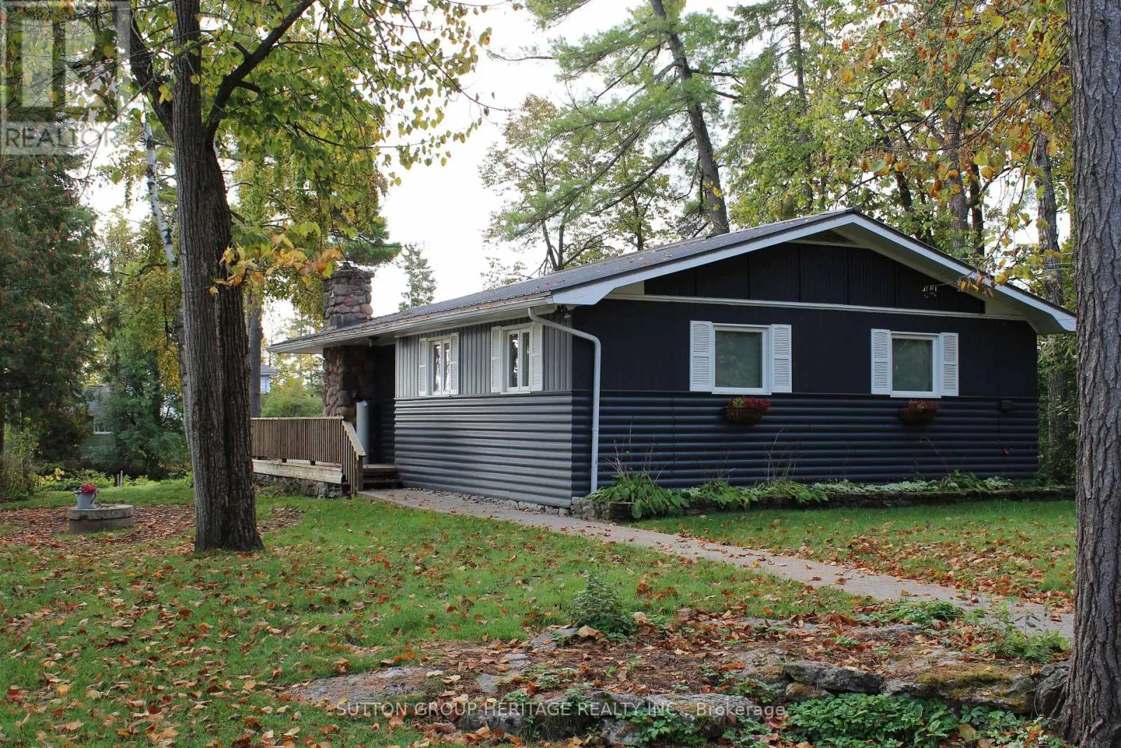 45 LAKEWOOD CRESCENT