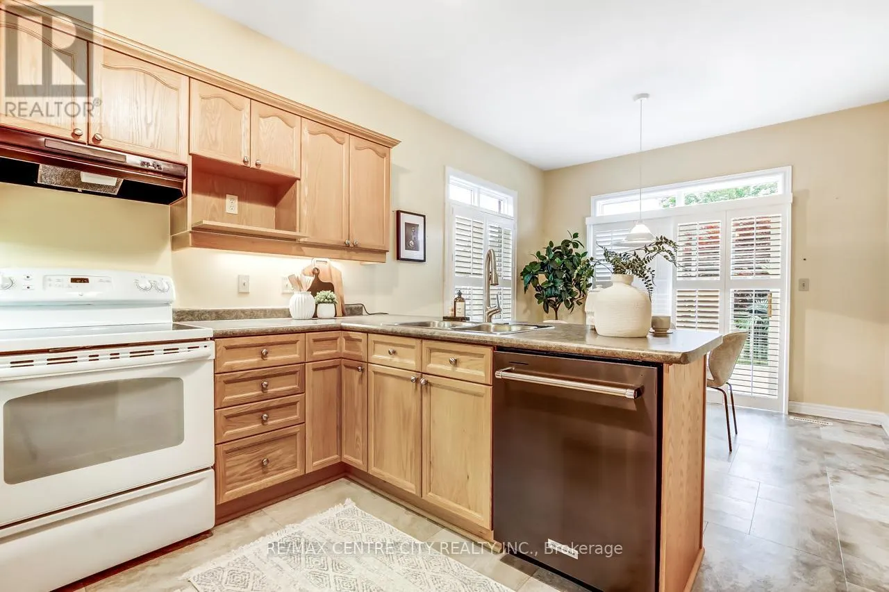 243 - 2025 MEADOWGATE BOULEVARD, #243