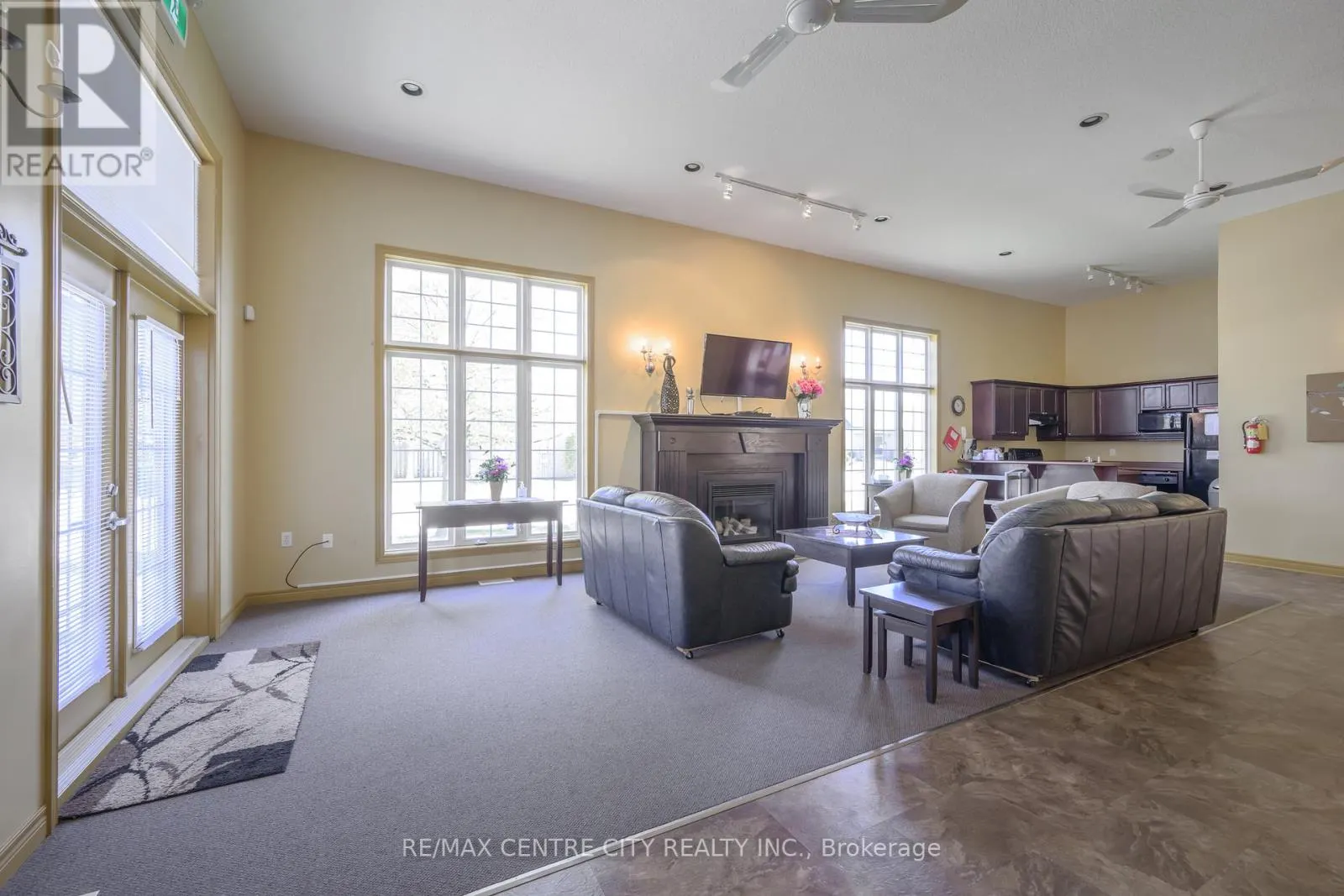243 - 2025 MEADOWGATE BOULEVARD, #243